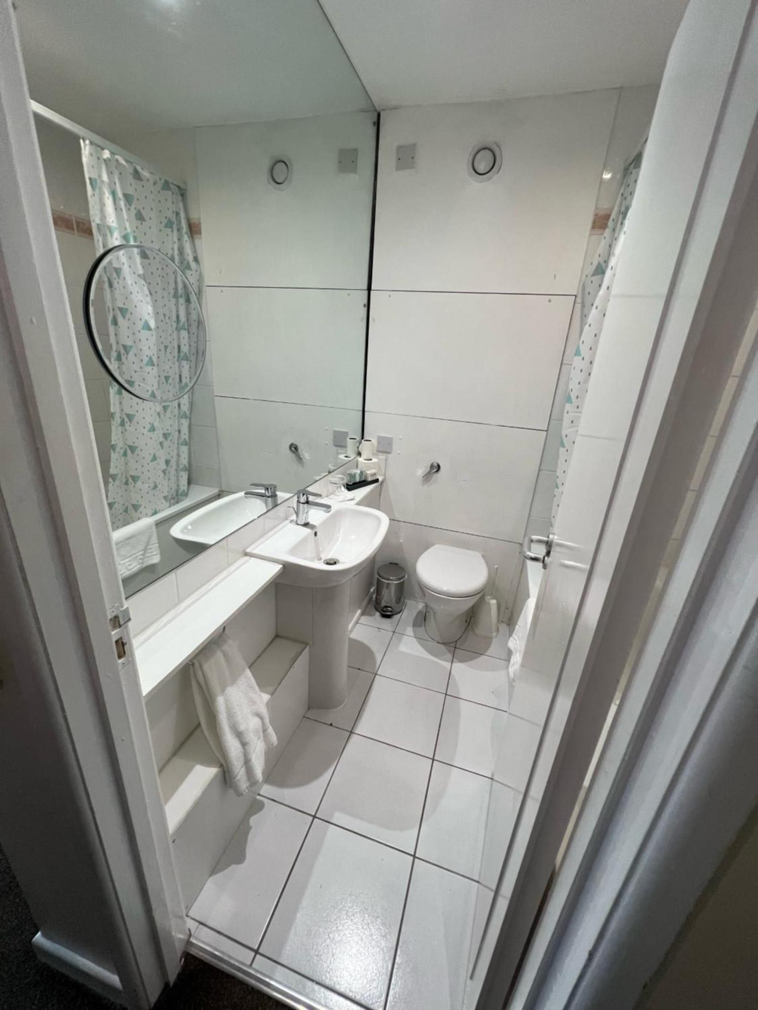 Hermitage Park Hotel Coalville Ngoại thất bức ảnh